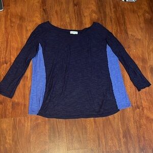 navy and blue size medium Joseph A long sleeve top